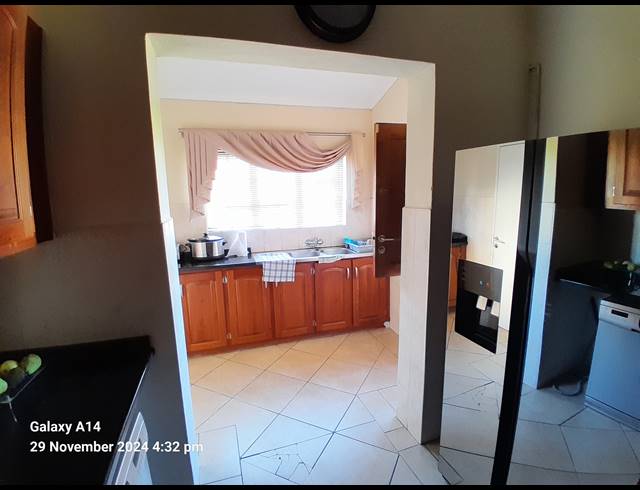 4 BEDROOM FREESTANDING FOR SALE IN SAFARI GARDENS